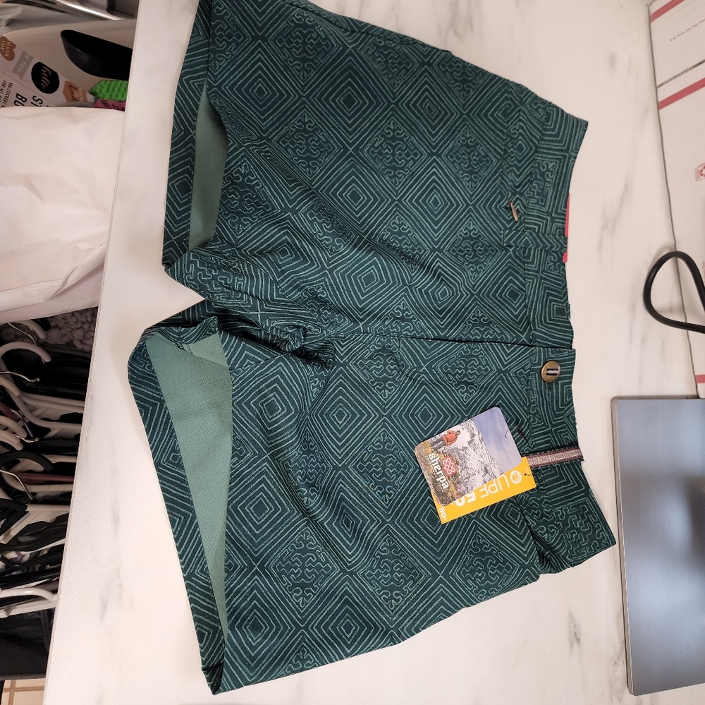Sherpa shorts size 6